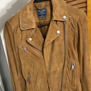 Genuine suede jacket. Very soft. Worn 2x. Size small
